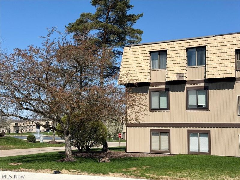 9611 Sunrise Boulevard, Unit K-9, North Royalton, OH 44133 Photo 2