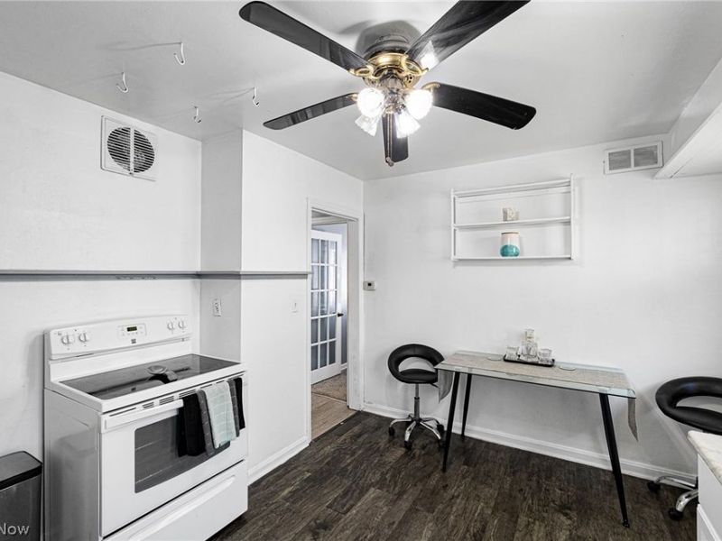 1020 W 19th Street, Lorain, OH 44052 Photo 14