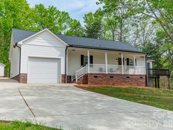 902 Cornelius Road, Mooresville, NC 28117