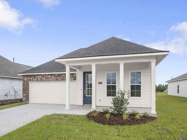 10027 Pelican Pointe Lane, Baton Rouge, LA 70810