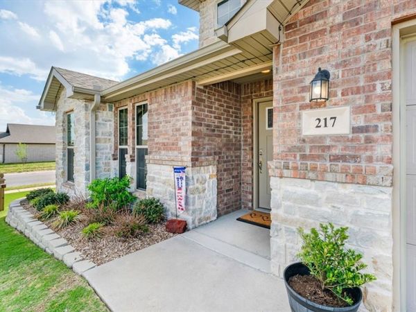 217 Oak Avenue , Gentry, AR 72734