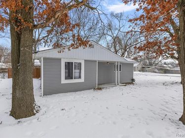 3061 Culbertson Avenue, Rochester Hills, MI 48307
