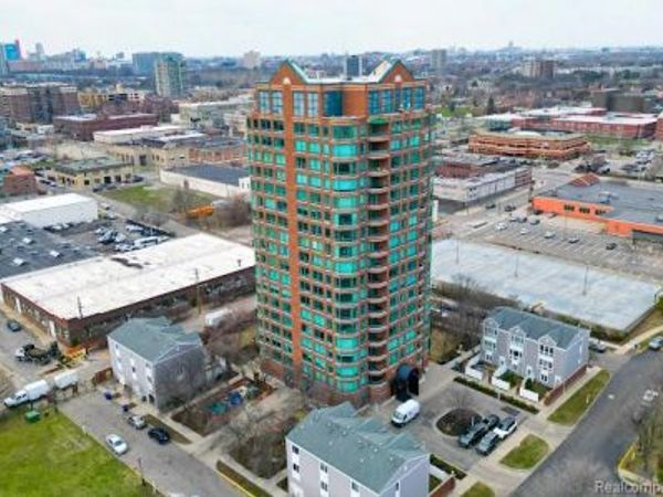 3320 2f Spinnaker ln Lane, Detroit, MI 48207