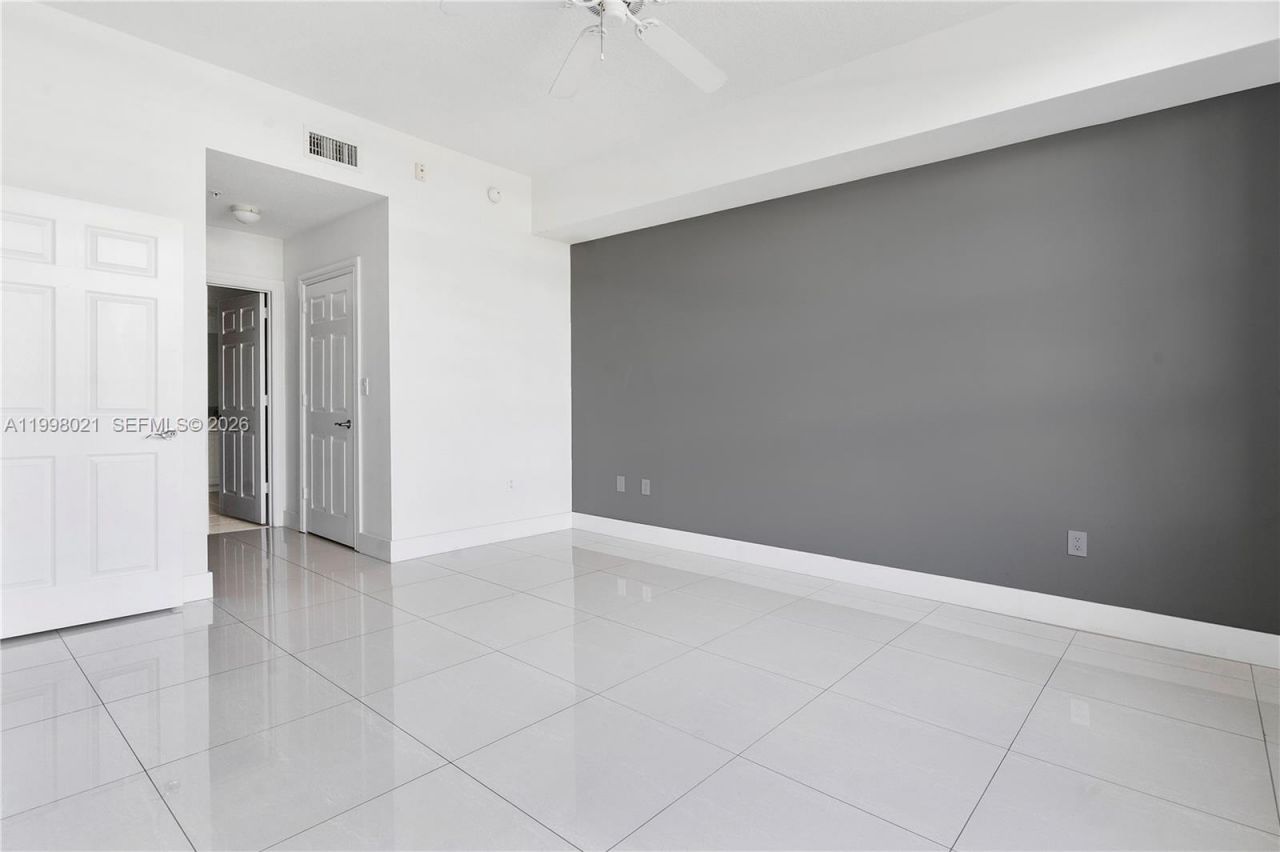3001 NE 185th St, Unit 411, Aventura, FL 33180 Photo