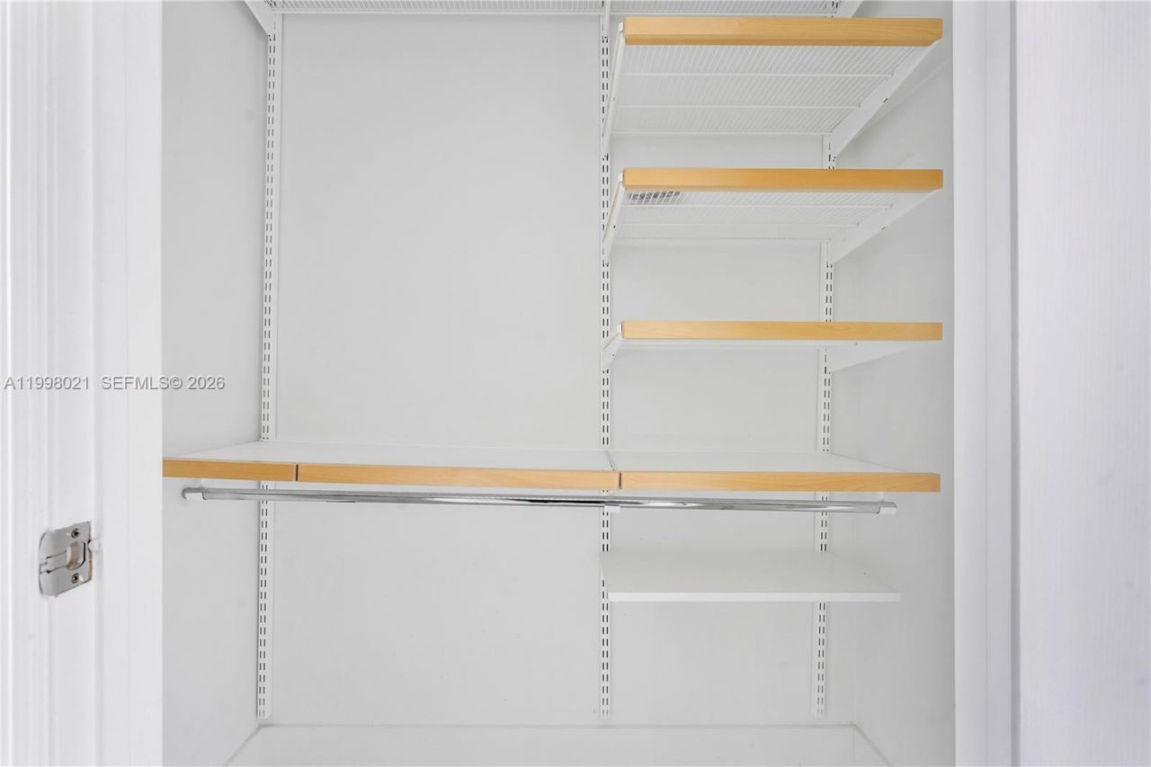 3001 NE 185th St, Unit 411, Aventura, FL 33180 Photo