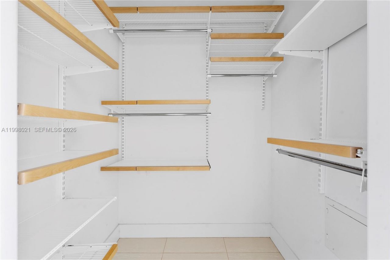 3001 NE 185th St, Unit 411, Aventura, FL 33180 Photo