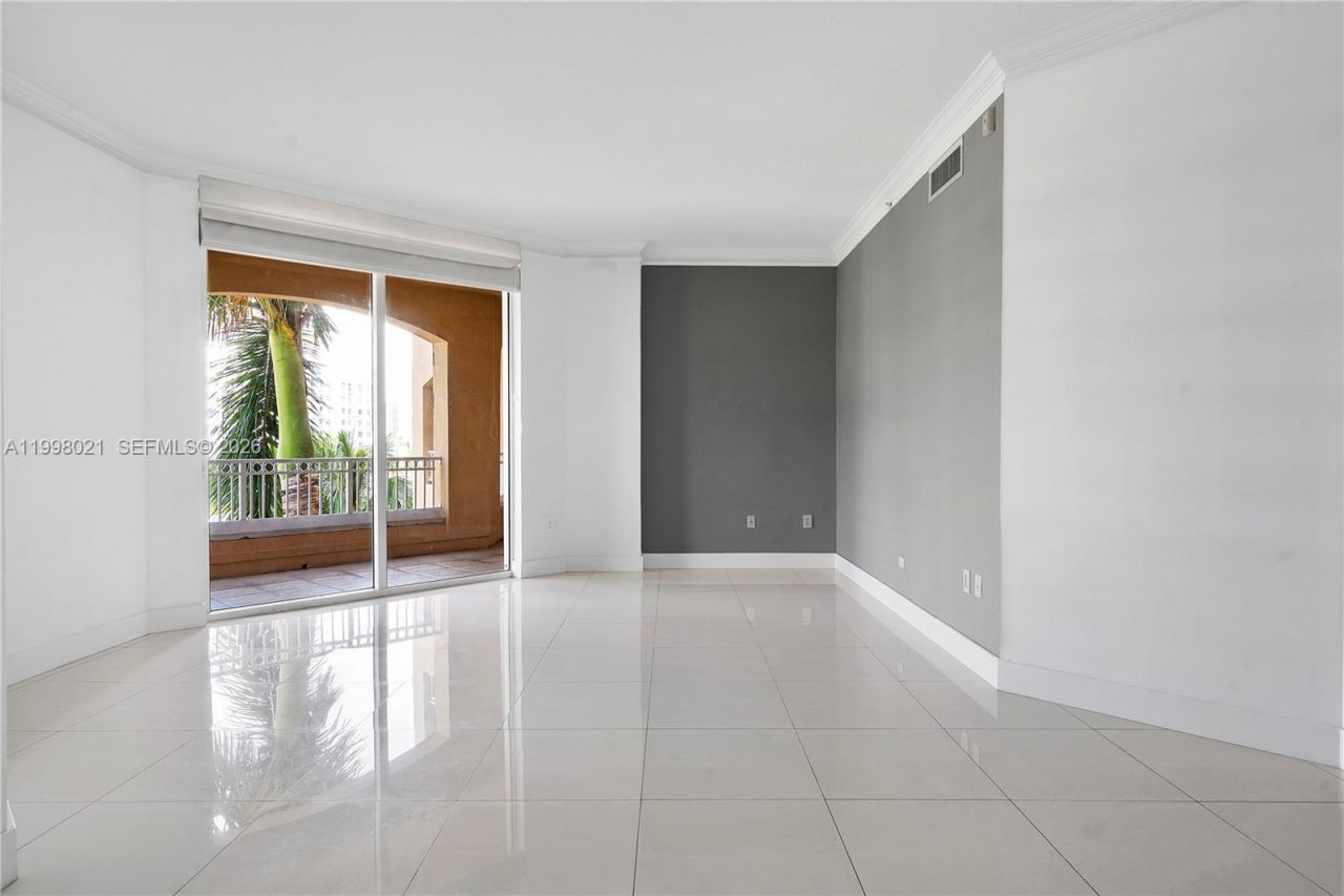 3001 NE 185th St, Unit 411, Aventura, FL 33180 Photo