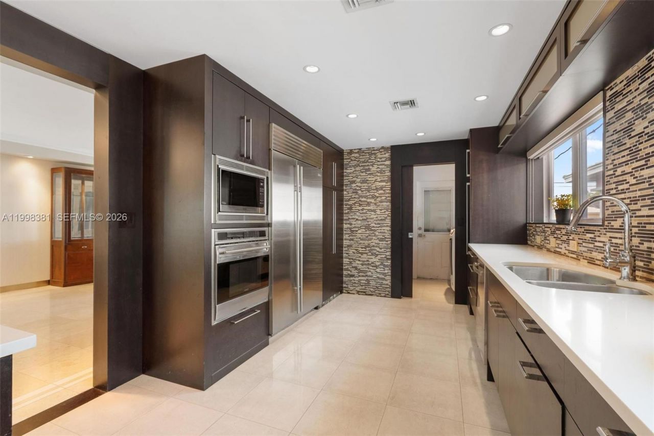 9141 Abbott Ave, Surfside, FL 33154 Photo