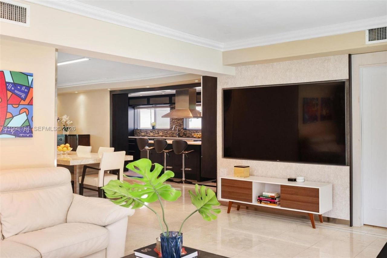 9141 Abbott Ave, Surfside, FL 33154 Photo