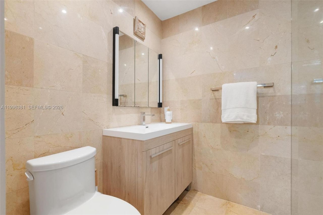 9141 Abbott Ave, Surfside, FL 33154 Photo