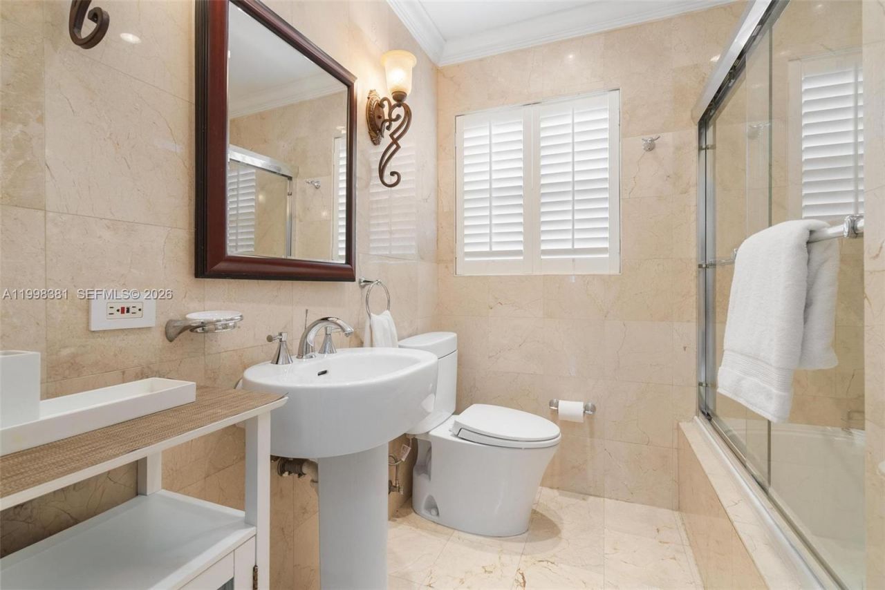 9141 Abbott Ave, Surfside, FL 33154 Photo