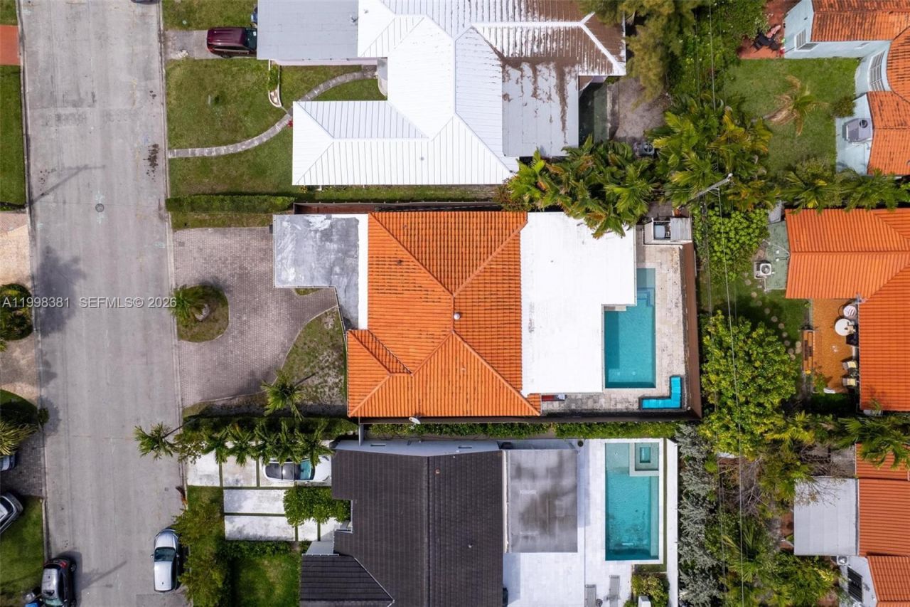 9141 Abbott Ave, Surfside, FL 33154 Photo