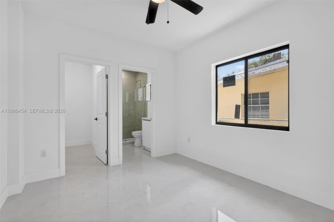 2270 Service Rd, Opa Locka, FL 33054 Photo