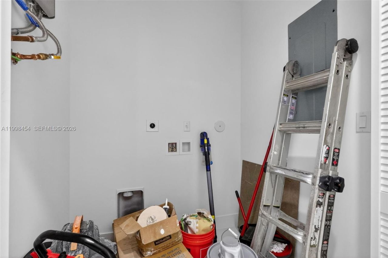 2270 Service Rd, Opa Locka, FL 33054 Photo