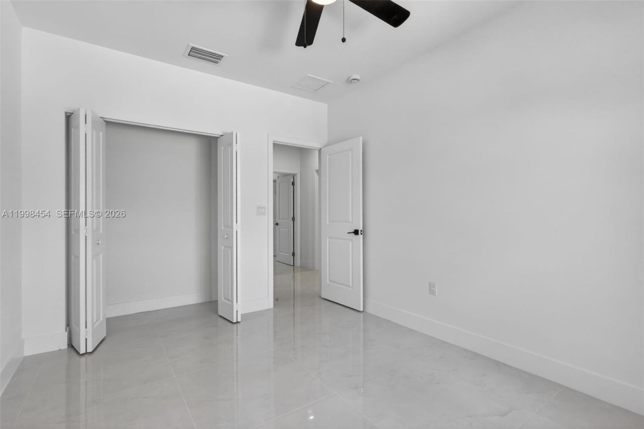 2270 Service Rd, Opa Locka, FL 33054 Photo