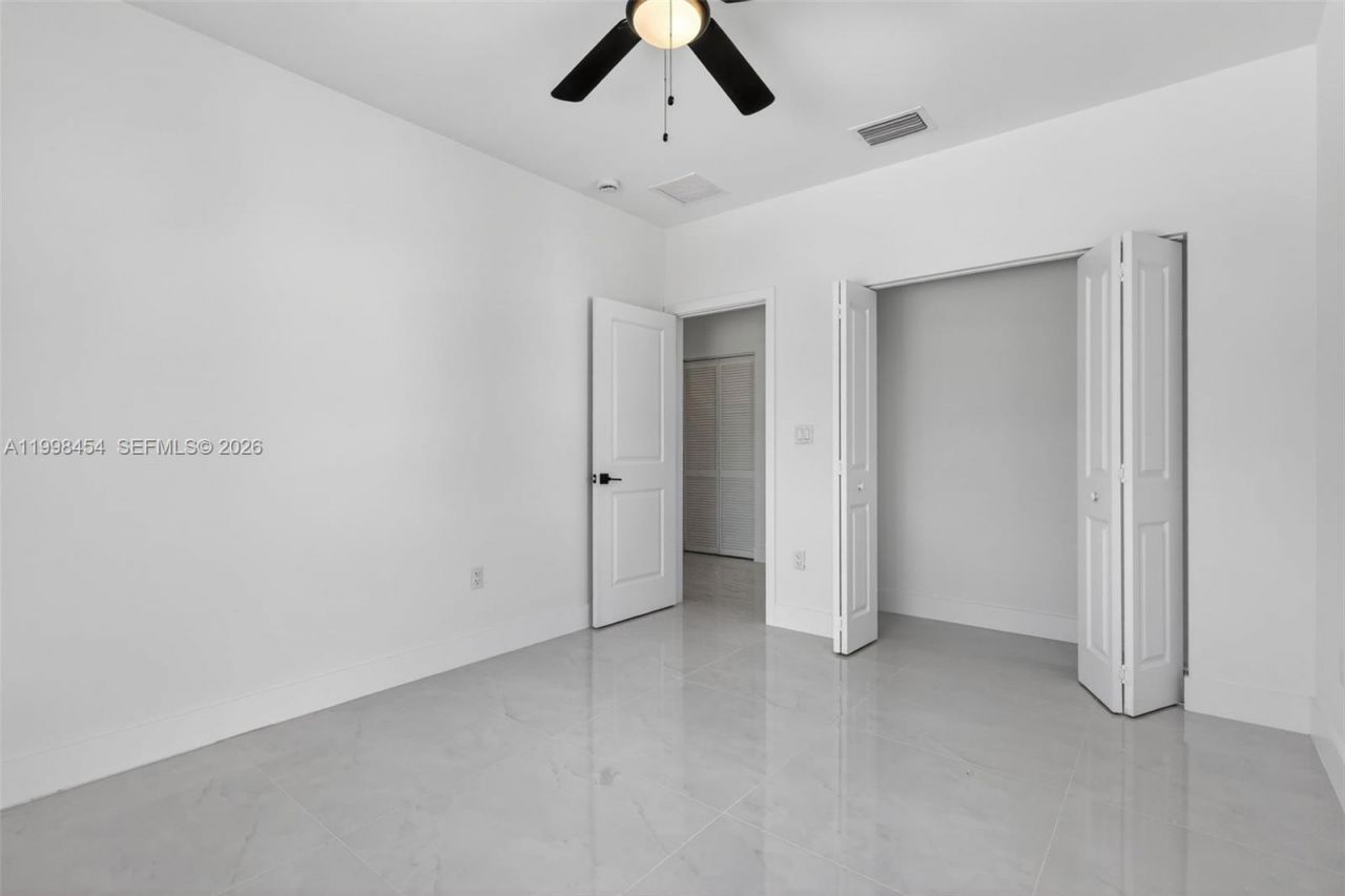 2270 Service Rd, Opa Locka, FL 33054 Photo