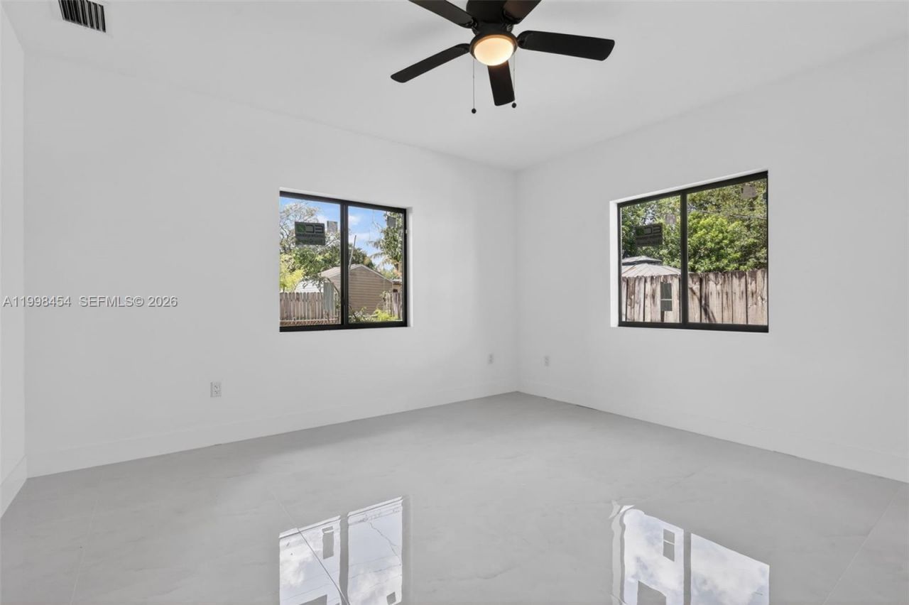 2270 Service Rd, Opa Locka, FL 33054 Photo