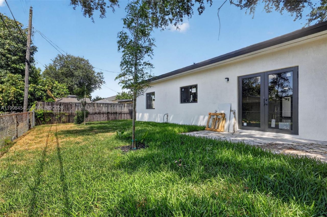 2270 Service Rd, Opa Locka, FL 33054 Photo
