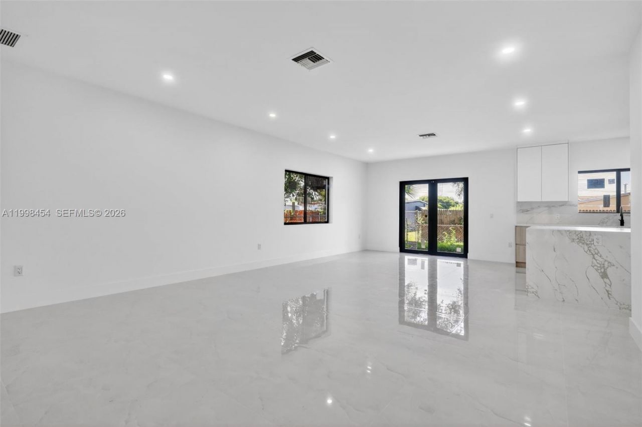 2270 Service Rd, Opa Locka, FL 33054 Photo