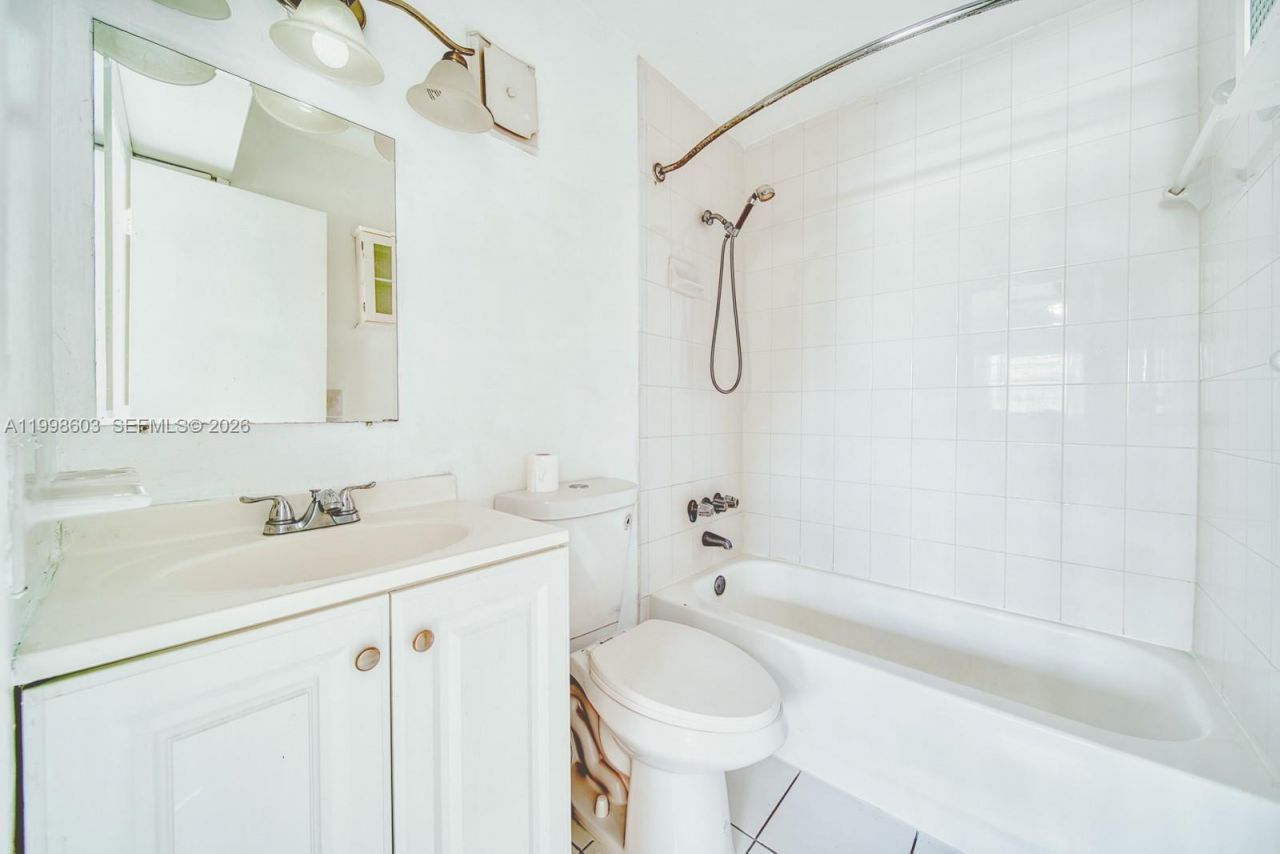 840 SW 105th Ave, Unit 318, Miami, FL 33174 Photo