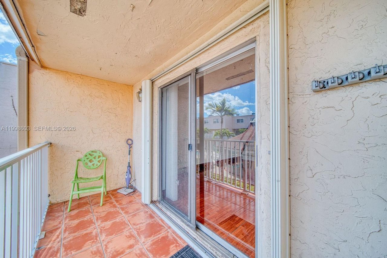 840 SW 105th Ave, Unit 318, Miami, FL 33174 Photo