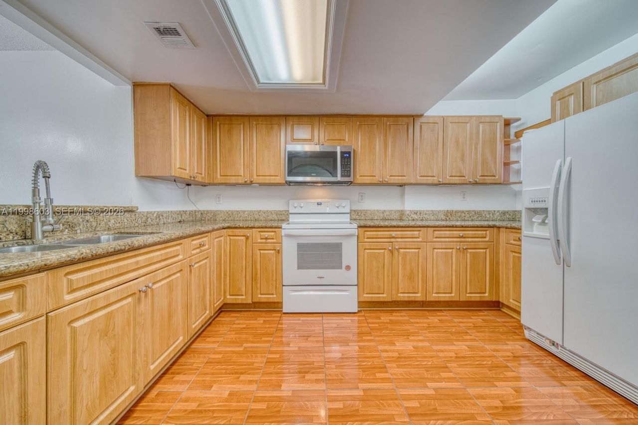 840 SW 105th Ave, Unit 318, Miami, FL 33174 Photo