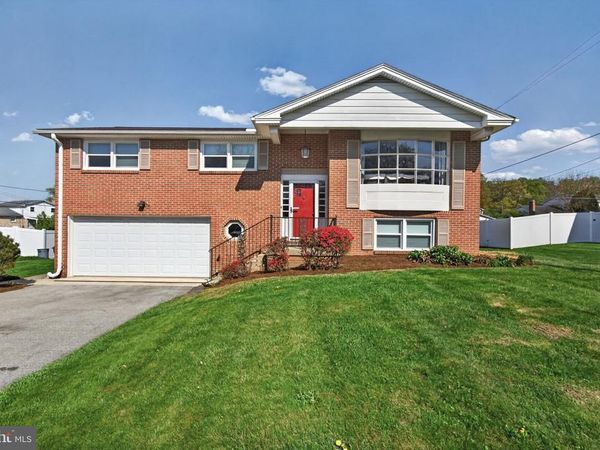425 CORTLEIGH, YORK, PA 17402