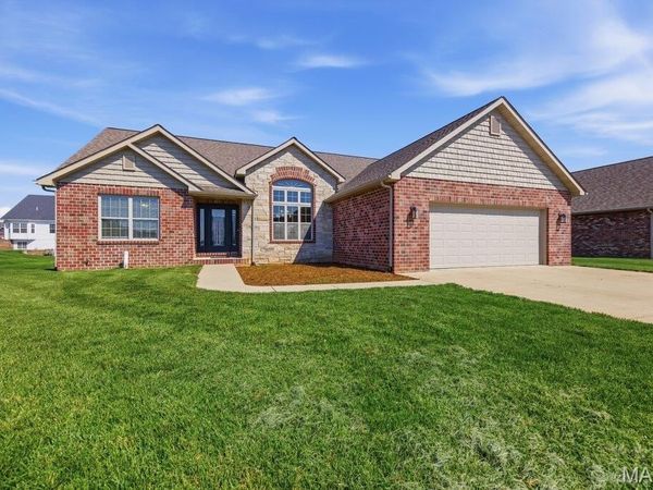 205 Crosswinds Court, Waterloo, IL 62298