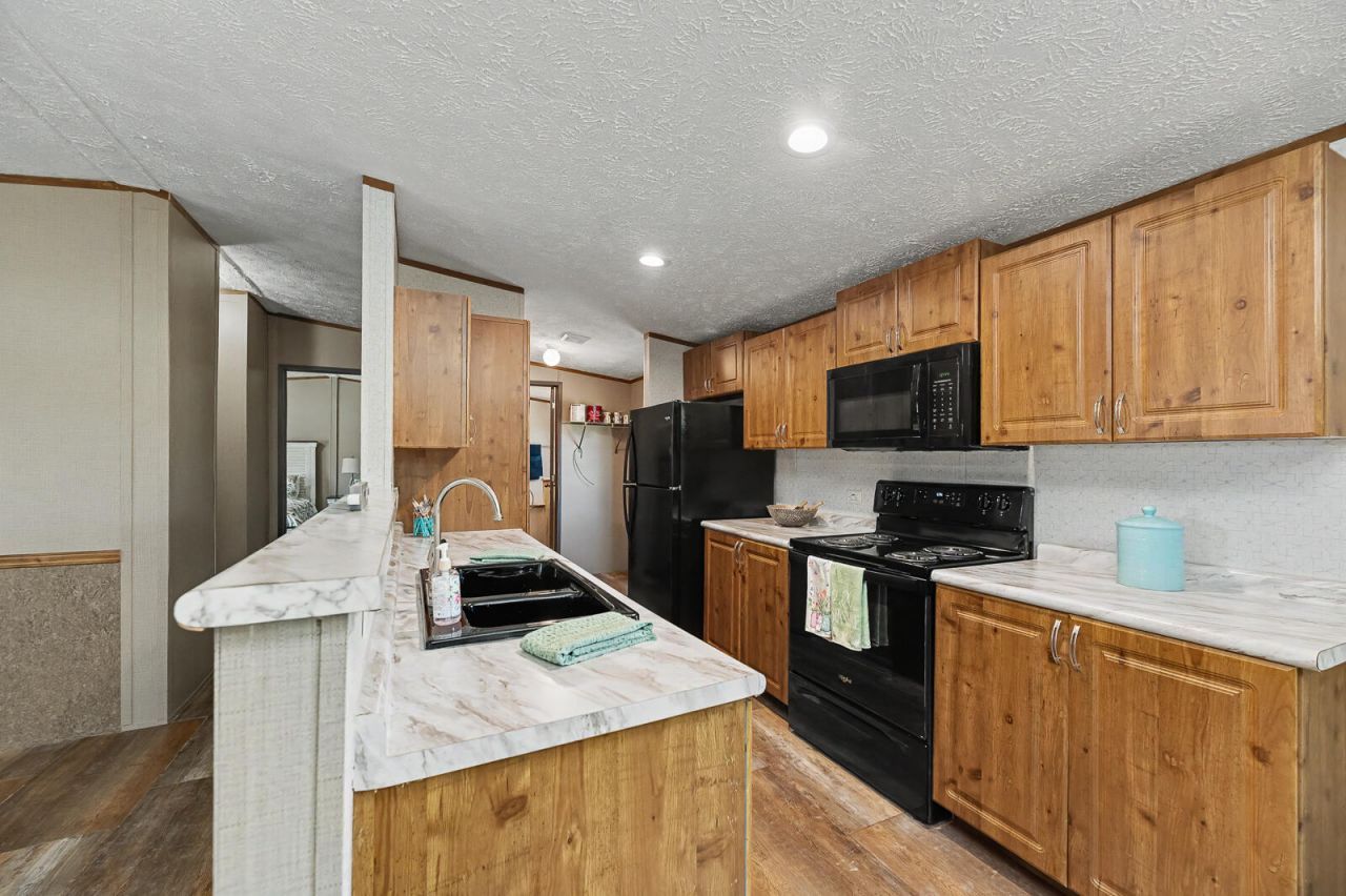 205 Langham Court Photo 10