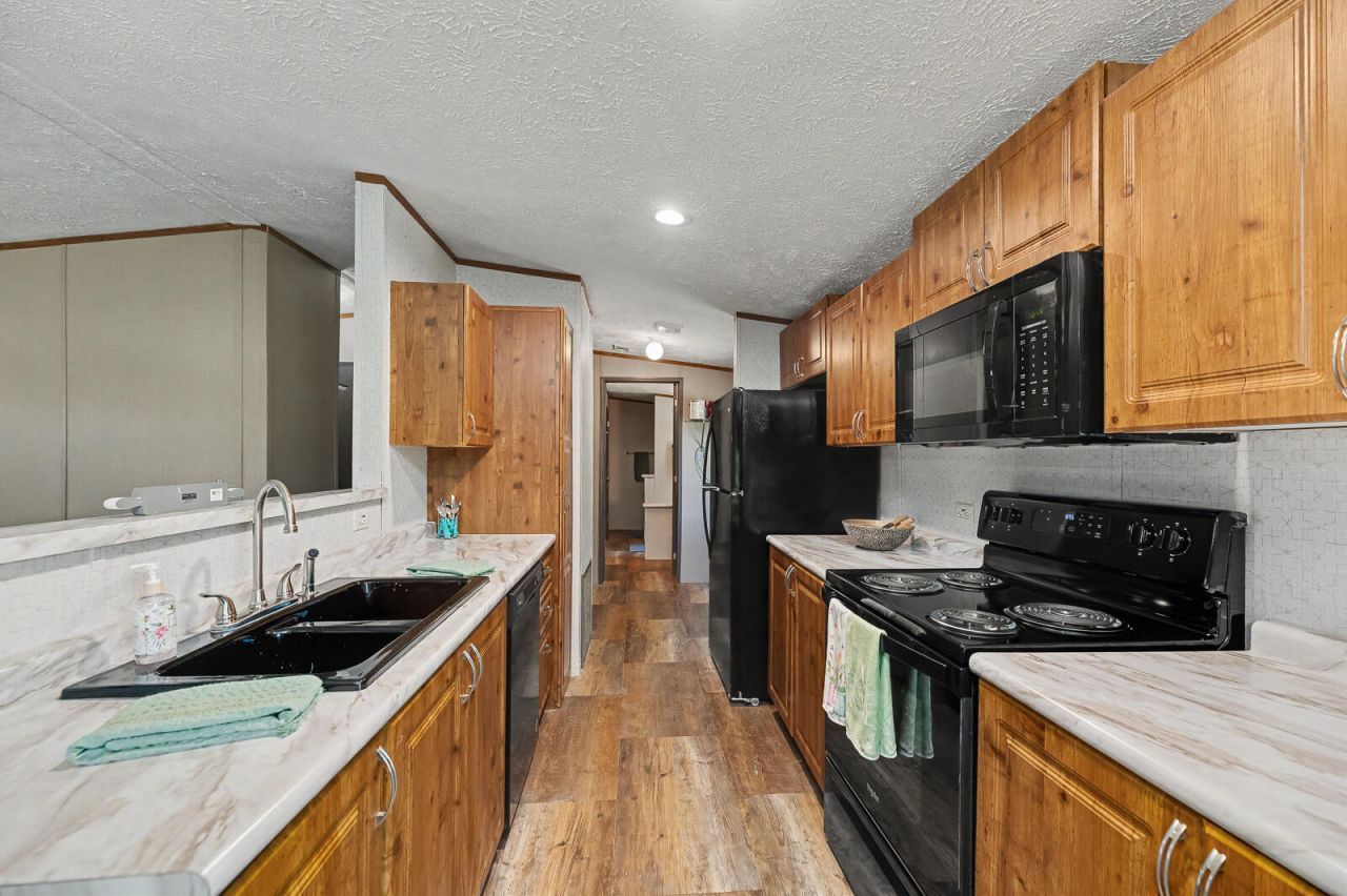 205 Langham Court Photo 11