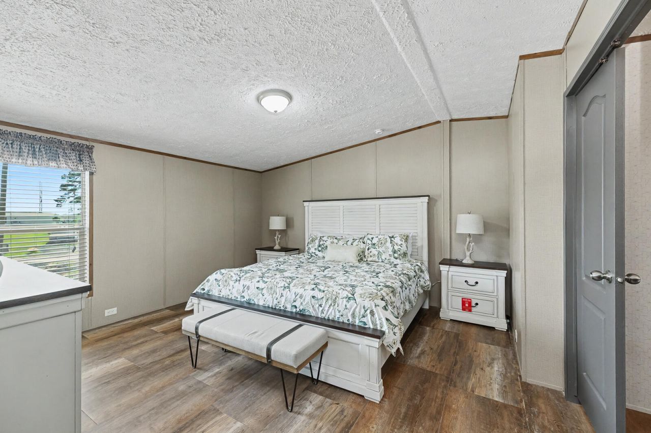 205 Langham Court Photo 12