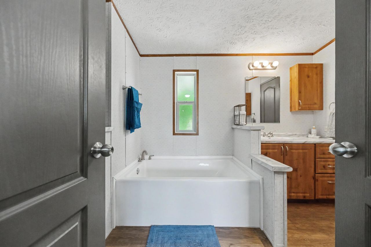 205 Langham Court Photo 15