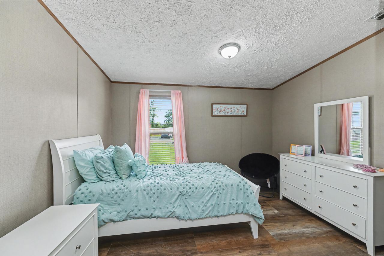 205 Langham Court Photo 18