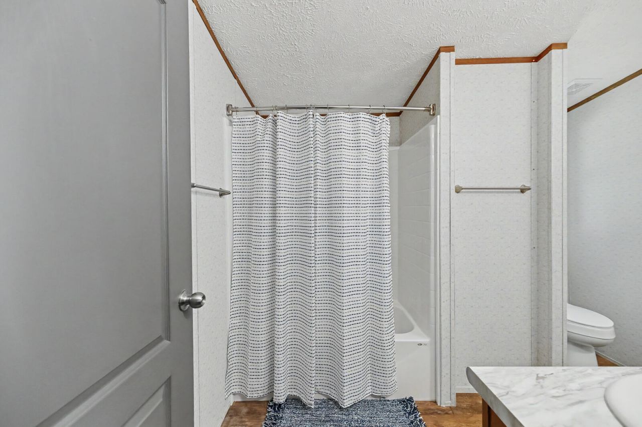 205 Langham Court Photo 20