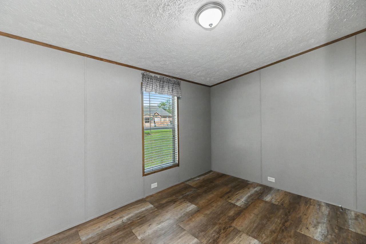 205 Langham Court Photo 22