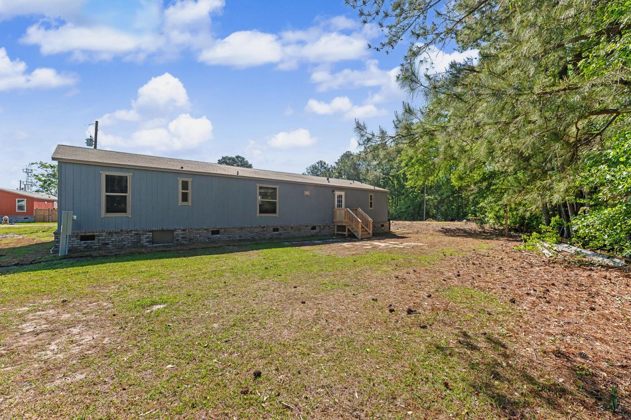 205 Langham Court Photo 25