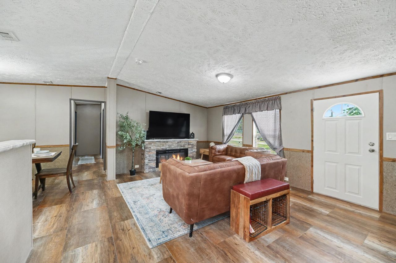 205 Langham Court Photo 6