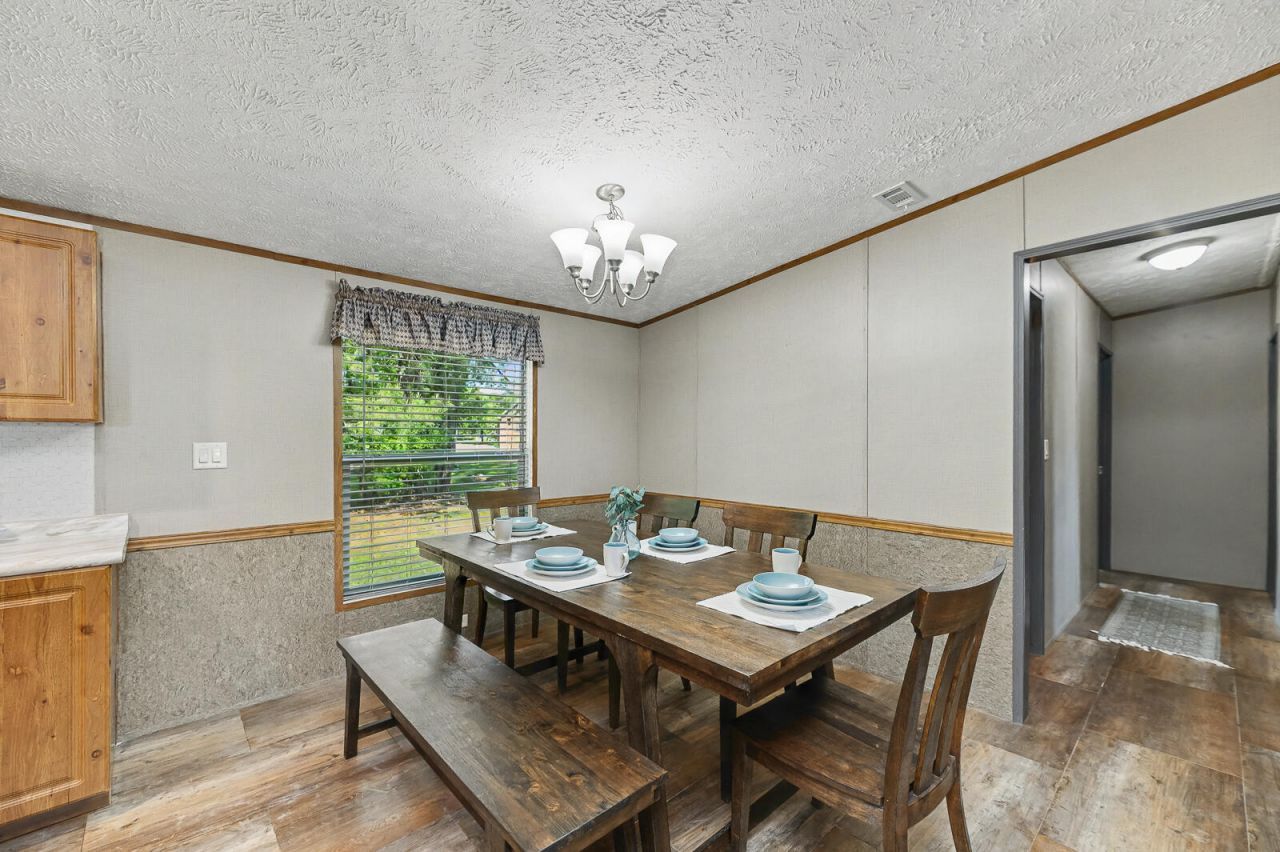 205 Langham Court Photo 7