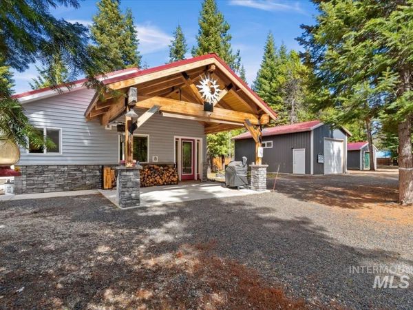 398 & 400 Charley Ln, Donnelly, ID 83615