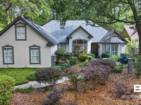 4 Greenbrier Lane, Fairhope, AL 36532