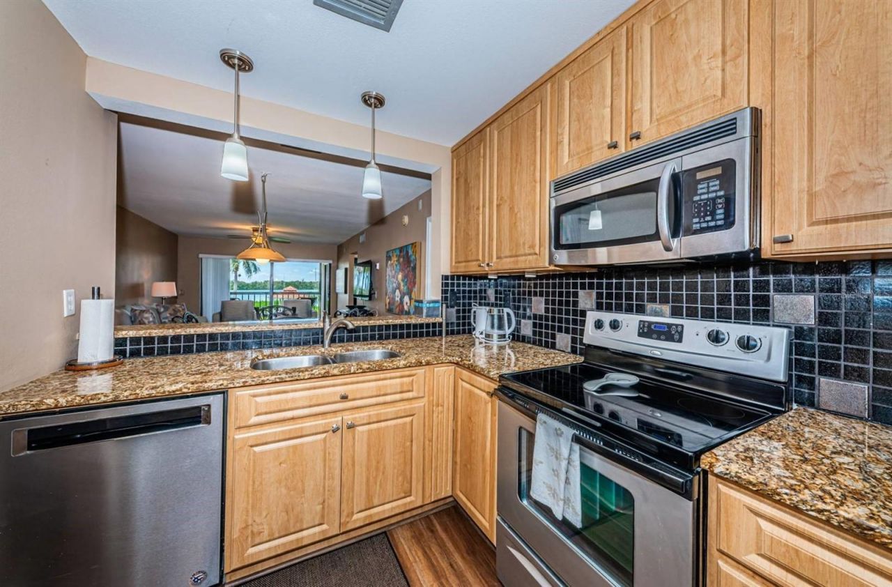 6295 Bahia Del Mar Circle, Unit 204, Saint Petersburg, FL 33715 Photo