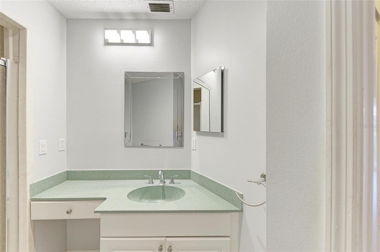 6101 34th Street W, Unit 20B, Bradenton, FL 34210 Photo