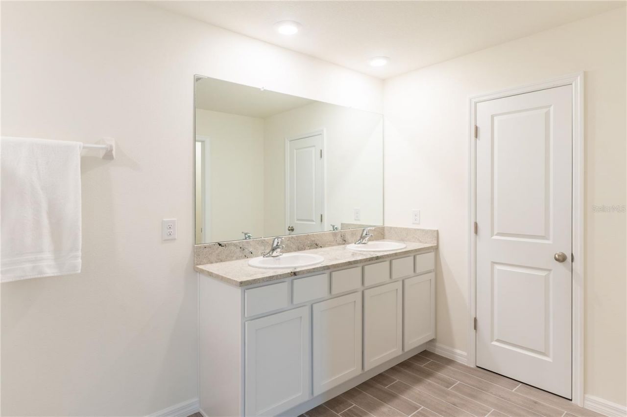 4807 SW 51st Drive, Gainesville, FL 32608 Photo