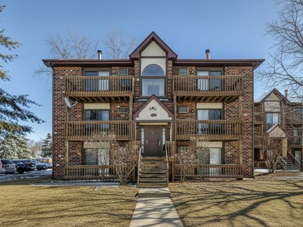 431 Berkshire Drive , Unit 32, Crystal Lake, IL 60014