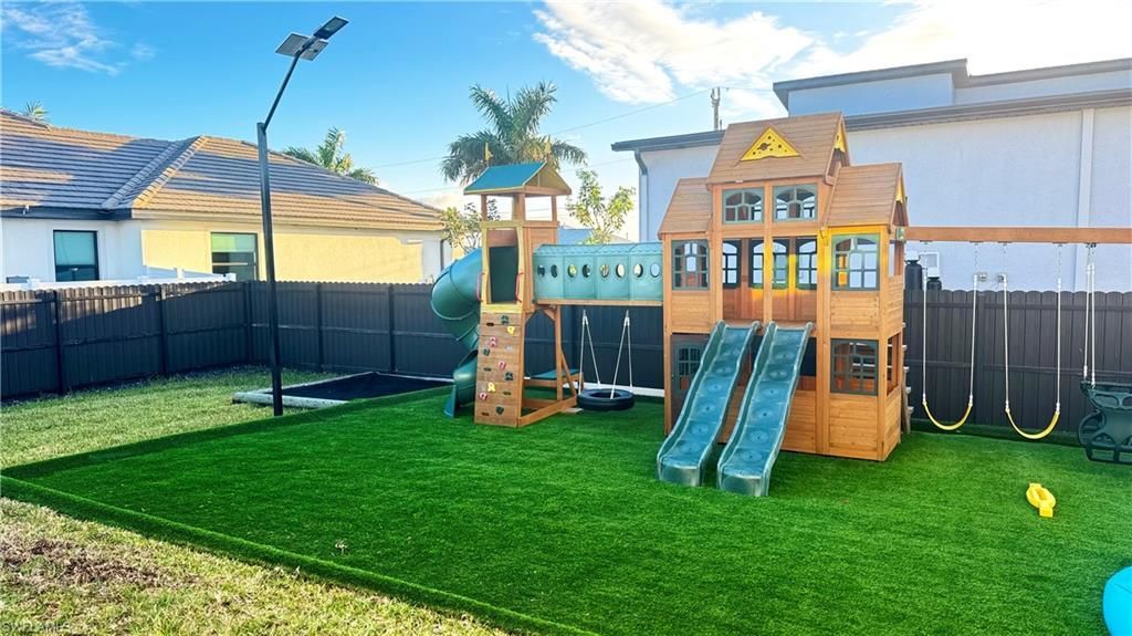 3224 NW 21st St, Cape Coral, FL 33993 Photo