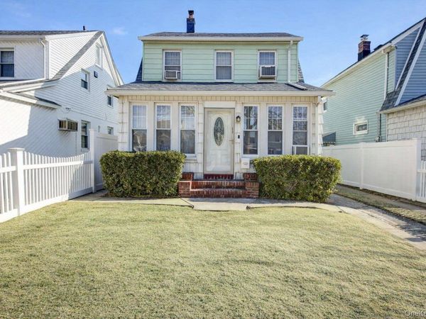 8991 215th Place , Queens Village, NY 11427