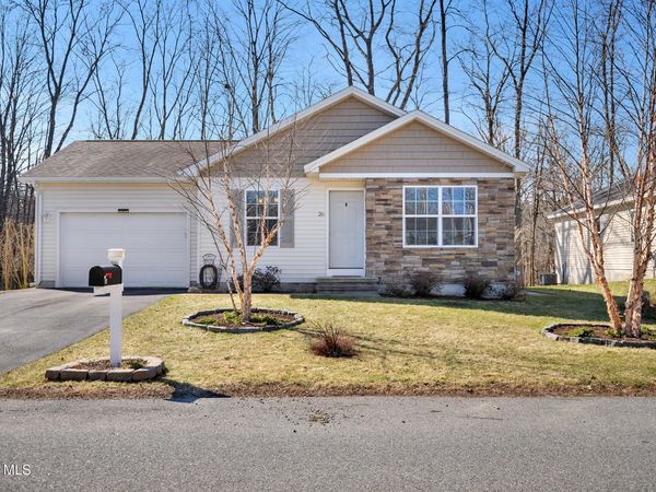 26 Parkview Lane, Glens Falls, NY 12801