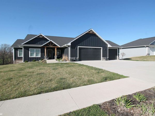 725 Plum Street, Clarinda, IA 51632