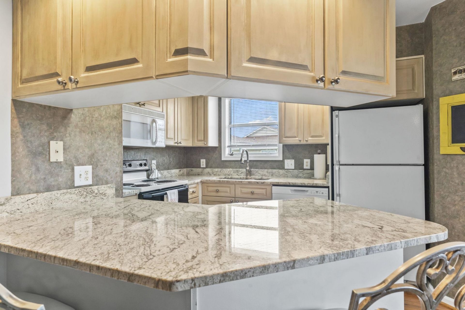 300 Shorehaven Dr. Photo 10