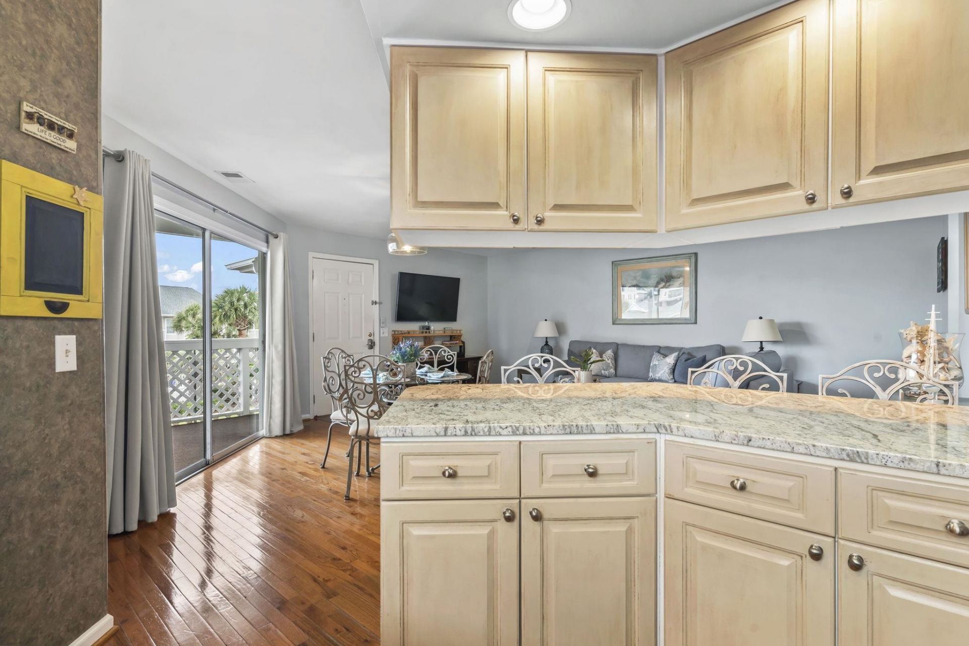 300 Shorehaven Dr. Photo 12